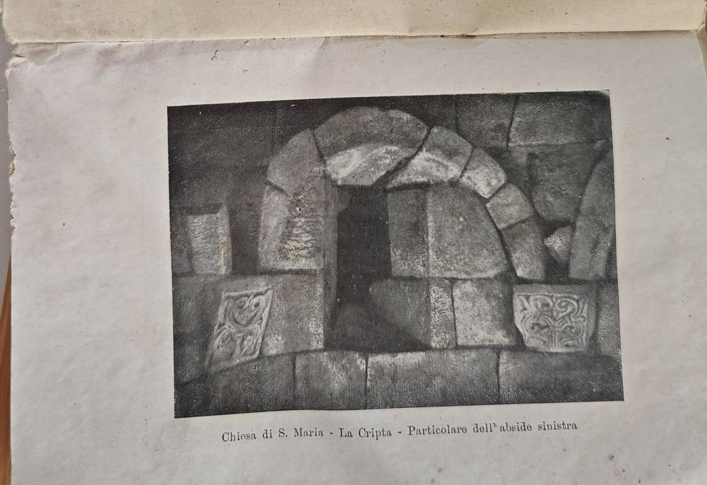 Chiesa di S. Maria – La Cripta – Particolare dell'abside sinistra