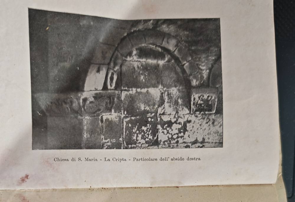 Chiesa di S. Maria – La Cripta – Particolare dell'abside destra