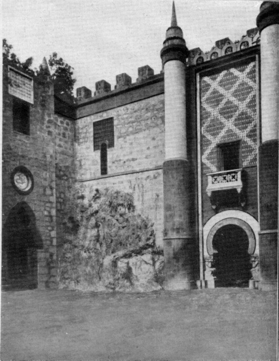 Dettaglio del primo cortile